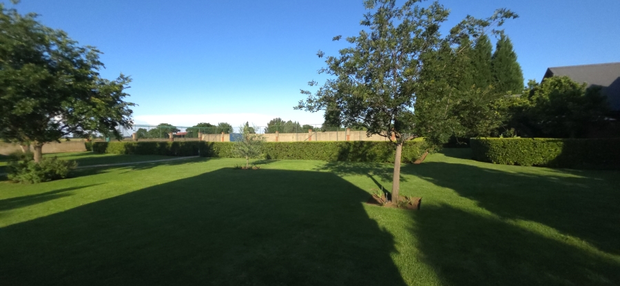 5 Bedroom Property for Sale in Grimbeeck Park North West